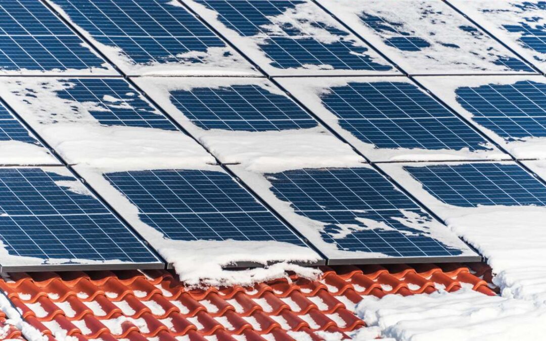 Neve sui pannelli fotovoltaici: come gestirla?